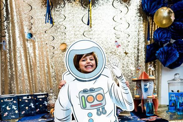 Amosfun Bandiera di Compleanno per Bambini Spazio Creativo Astronauta Tema Ghirlanda Bandiera di Compleanno Decorazione per Feste Carta Stamina Banner Decorazione per Feste di Compleanno per Bambini 